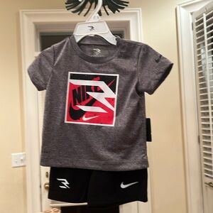 Toddler Nike boy outfit 12m NWT.